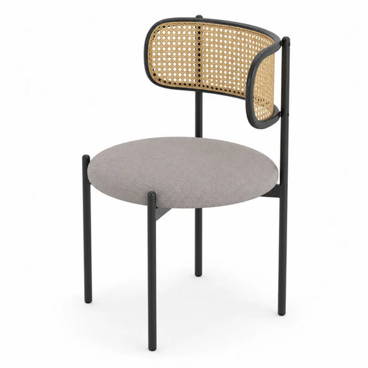 Chaise en tissu gris avec dossier en rotin et cadre en métal